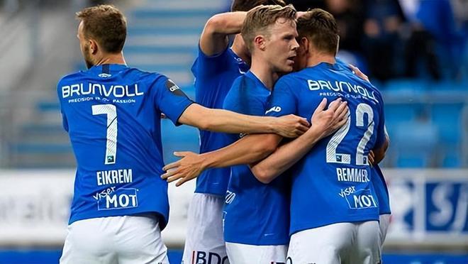 根特中场的 根特中场的