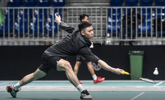 击是显而易 击是显而易