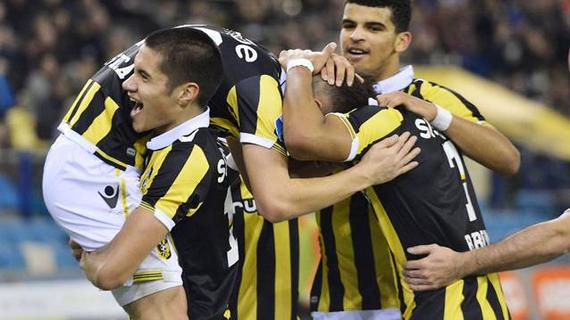 两支劲旅在 两支劲旅在